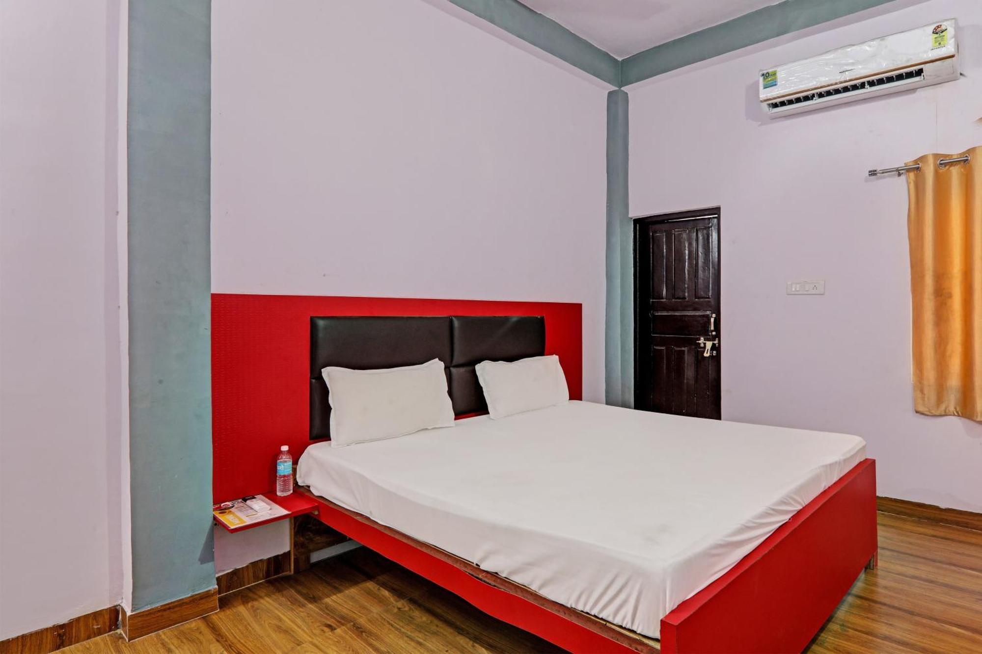 Oyo Hotel Crown Лакнау Екстериор снимка